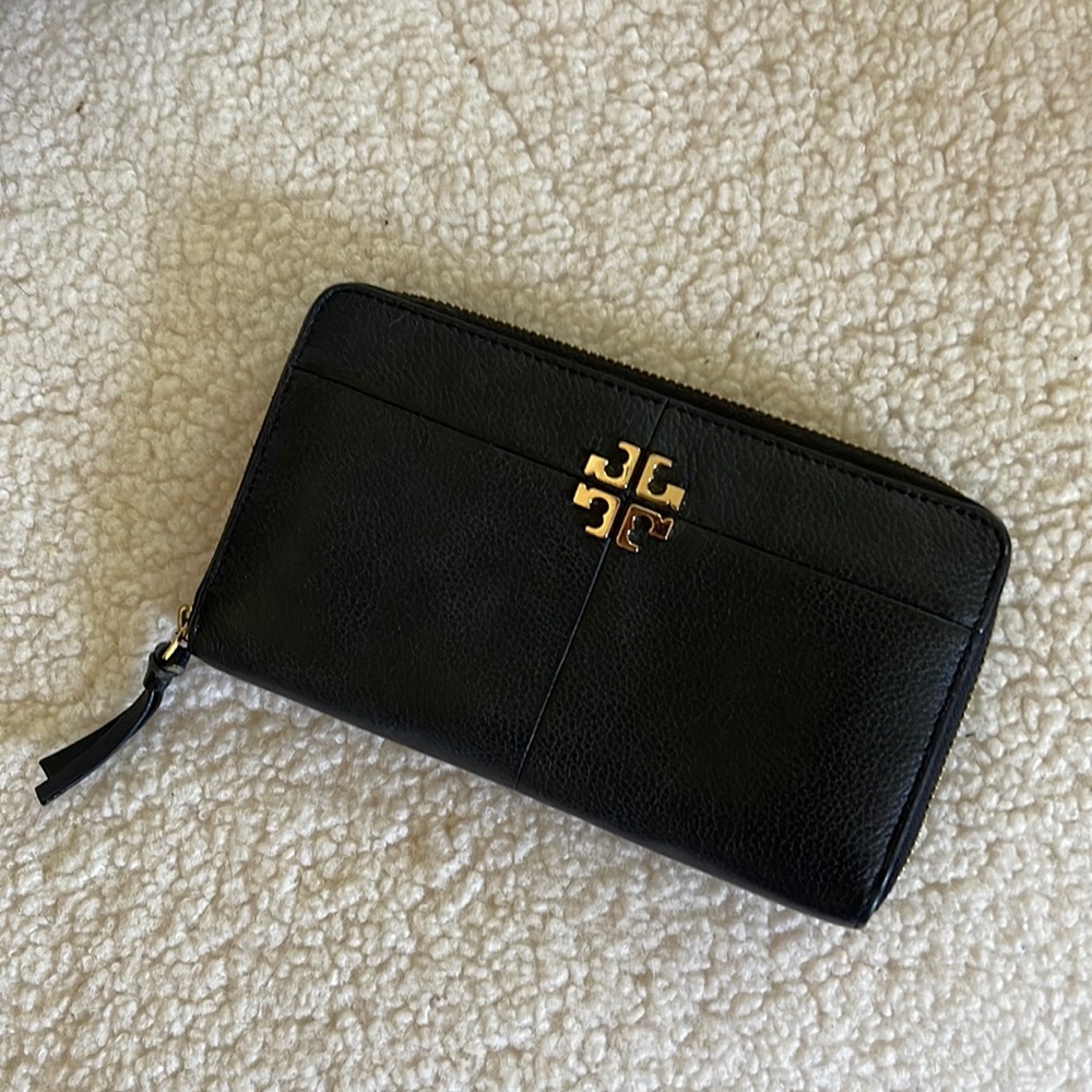 Tory Burch Black Zip Wallet